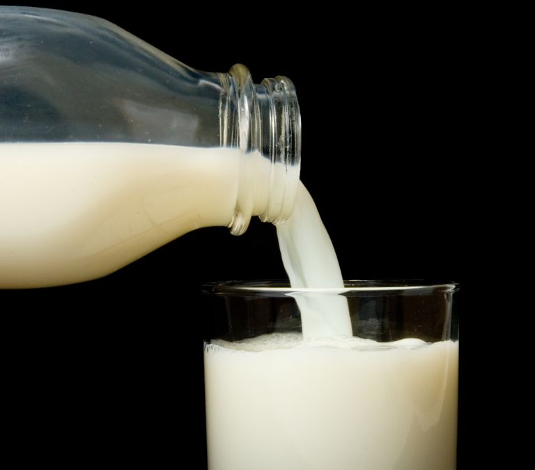 10 Foods That May Delay Menopause Skim milk